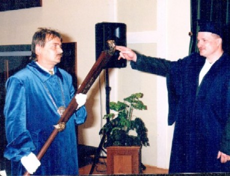 diplomovaný specialista-komerční právo 2001